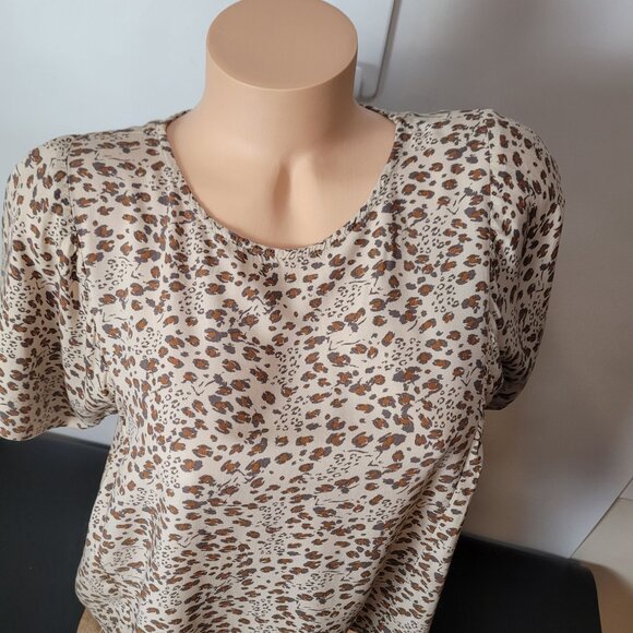 Velvet Heart Womens Leopard Print Short Sleeve Top S 100% Rayon Beige & Brown - Picture 11 of 13